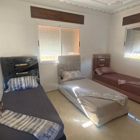 Big Appartement In Ksar Sgher And Close Ksar es Sghir Exterior foto